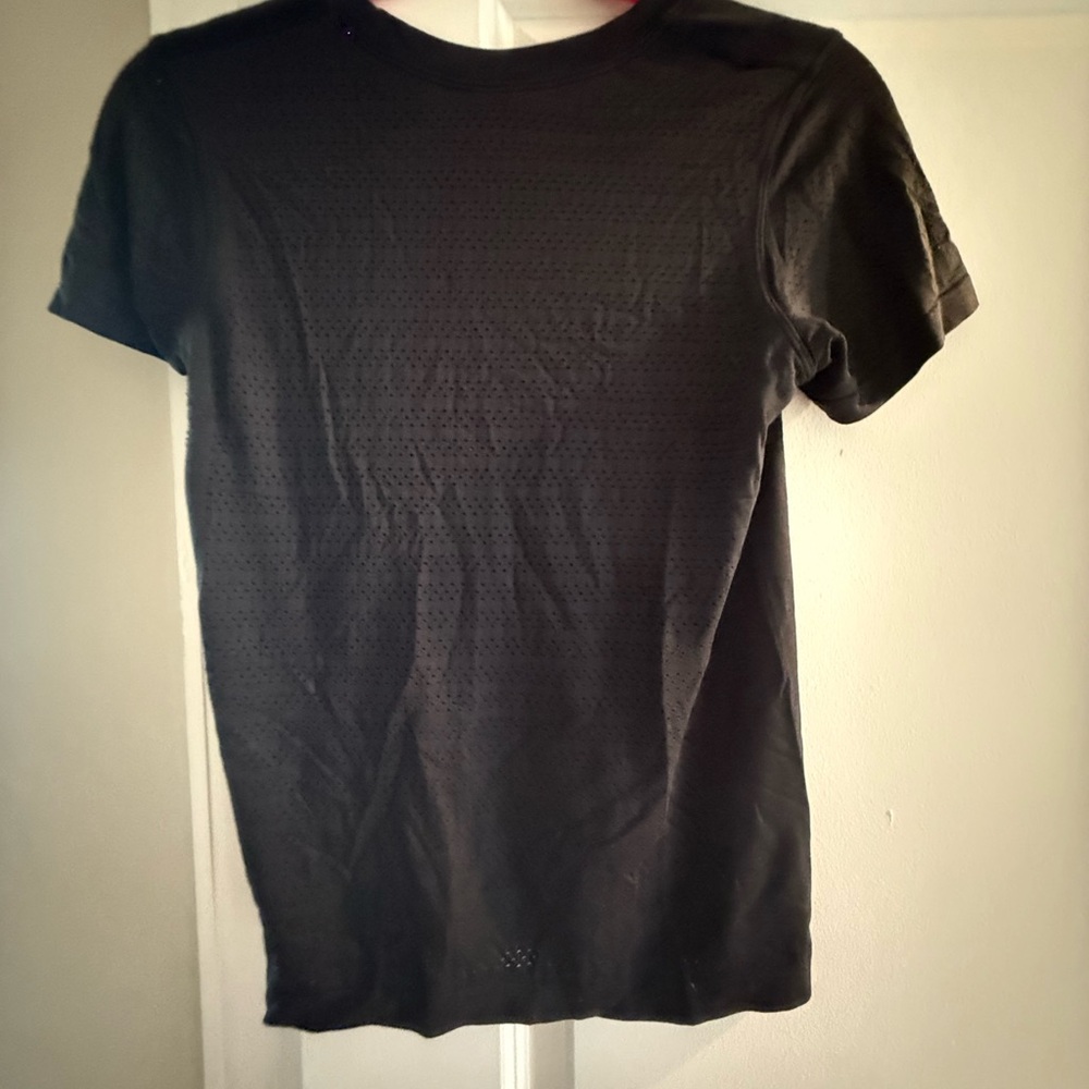 Lululemon black top. Size 4.